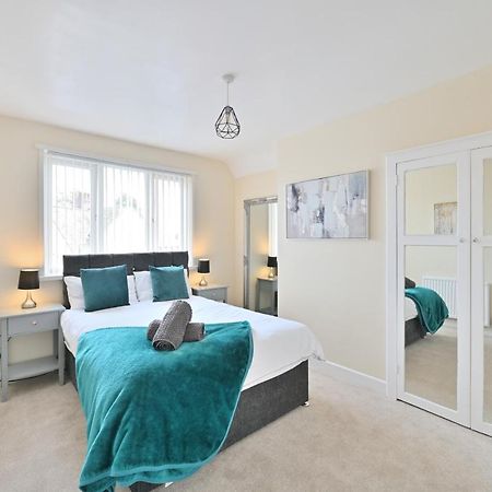 Villa Sleek And Stylish 3 Bed In Bolton - Garden - Parking Extérieur photo