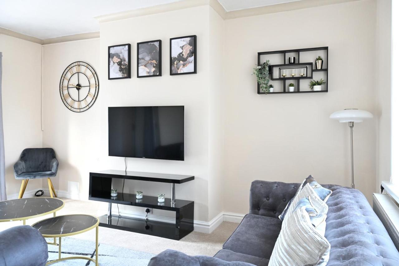 Villa Sleek And Stylish 3 Bed In Bolton - Garden - Parking Extérieur photo